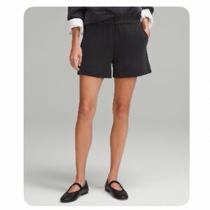 Lululemon softstreme HR shorts in black